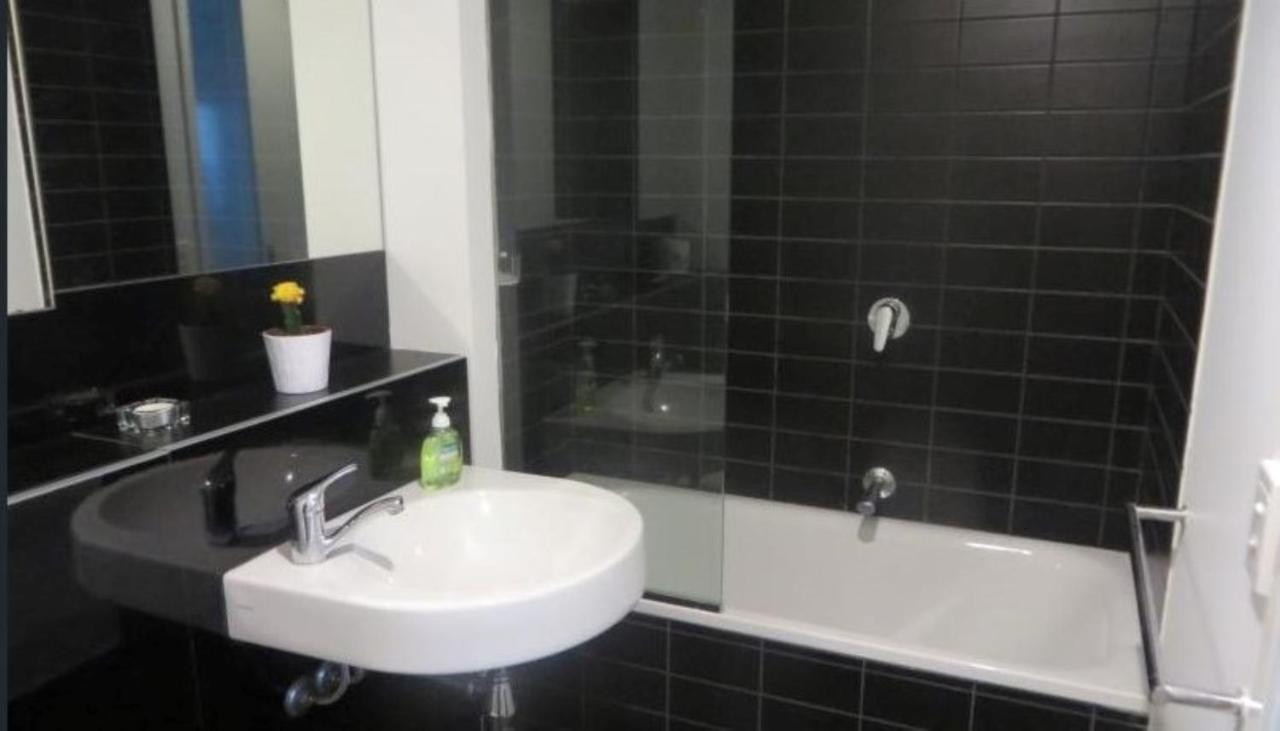 מלבורן Readyset Apartments At Liberty מראה חיצוני תמונה